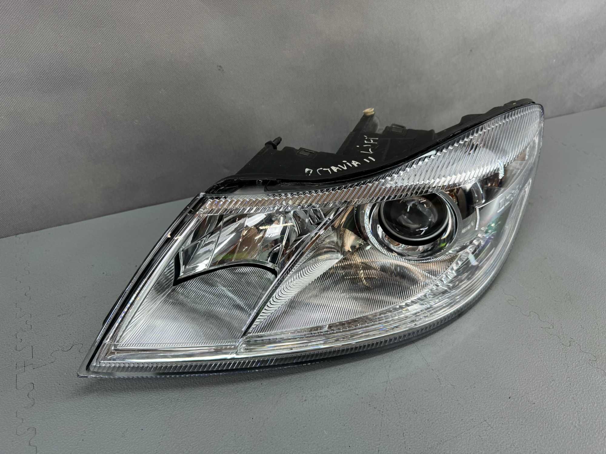 Skoda Octavia 2 II LIFT FL Lampa Przód Przednia Lewa Europa Kompletna