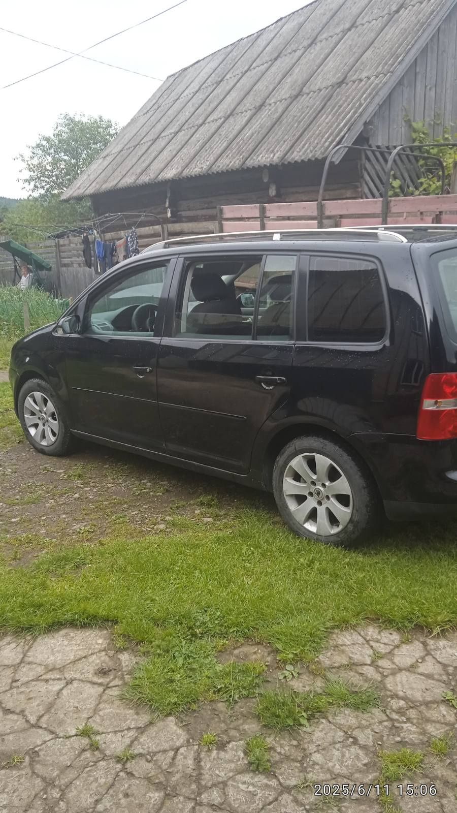 Продається автомобіль 2004 р. випуску.