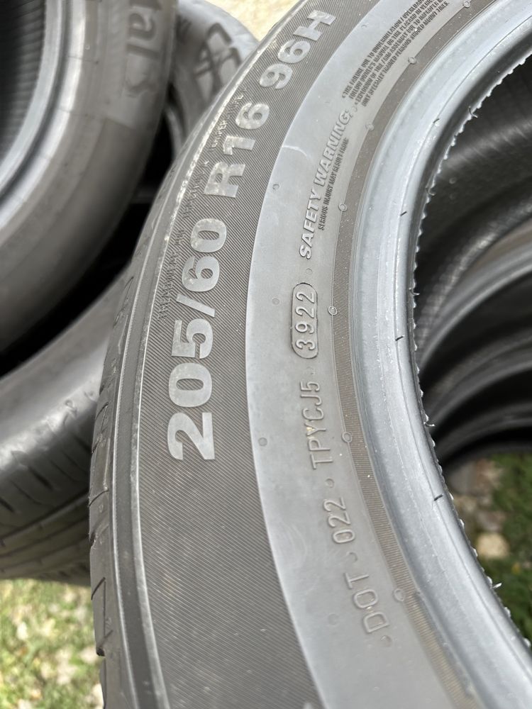 205/60/16 Kumho Solus HS63