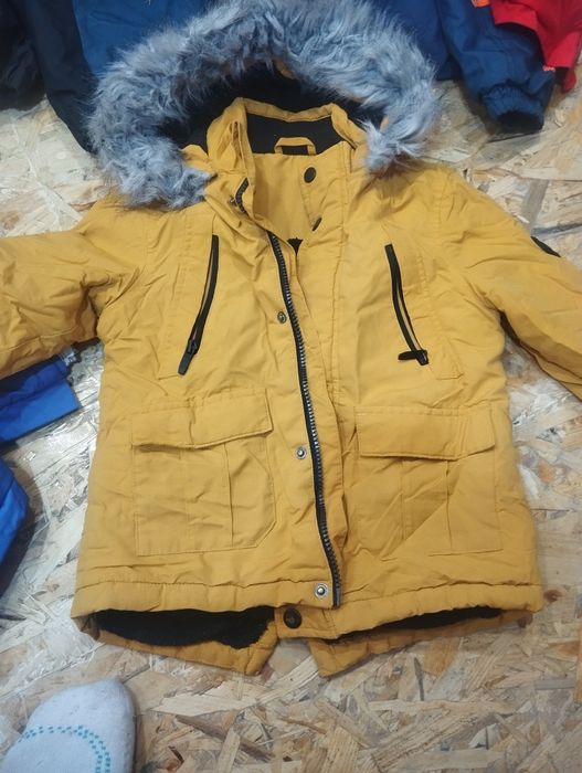 Продам зимние куртки
