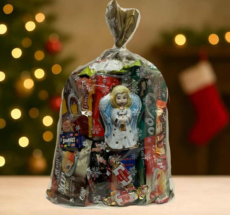 Paczki świąteczne zestawy słodyczy prezent