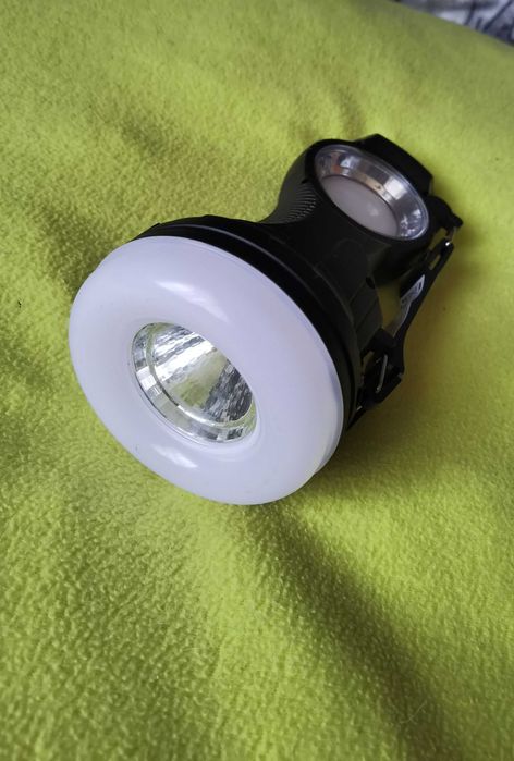 Latarka kempingowa z rączką AA973