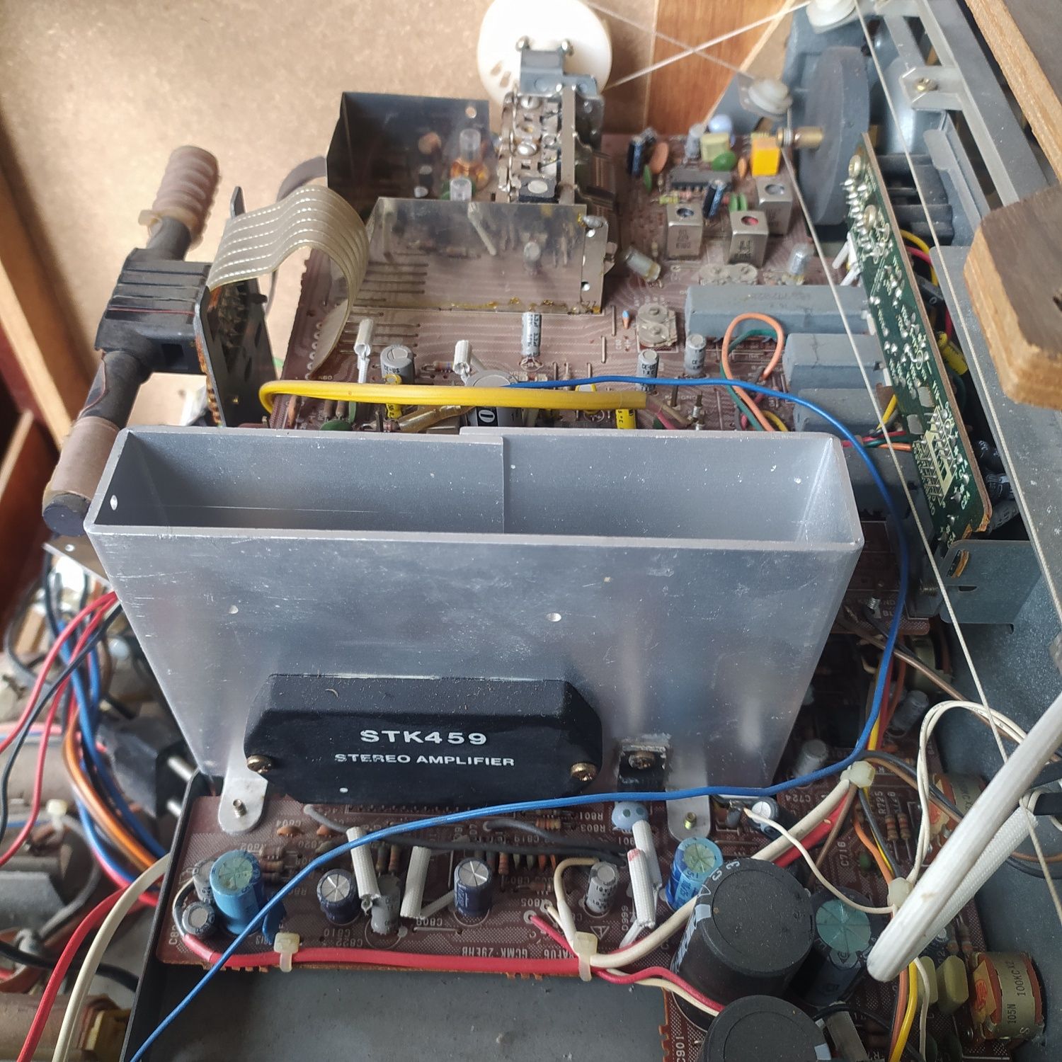 Продам музикальний центр sharp hs 1