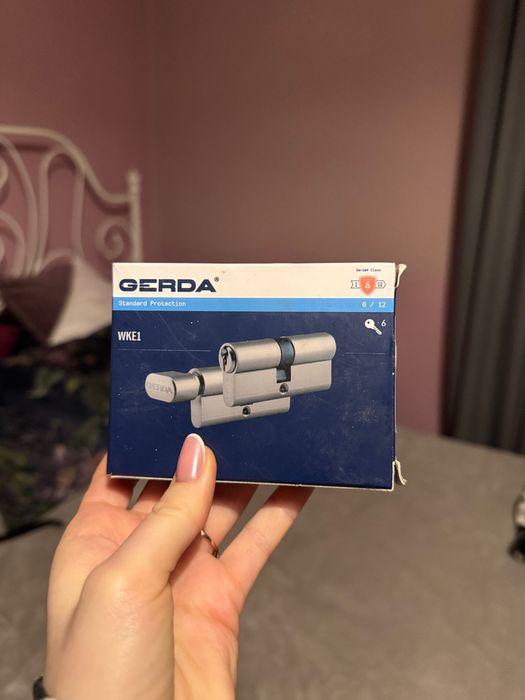 Zamek Gerda + 4 klucze