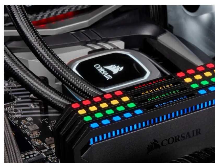 Corsair Dominator Platinum RGB DDR4 24GB (3 x 8GB) 3200 CL16 Czarny