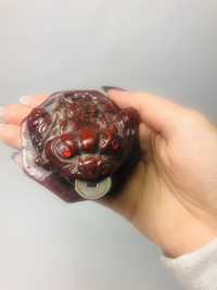 Figurka żaba z monetą Feng Shui vintage (16)