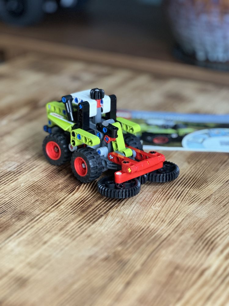 LEGO 42102 Technic - Mini CLAAS XERION