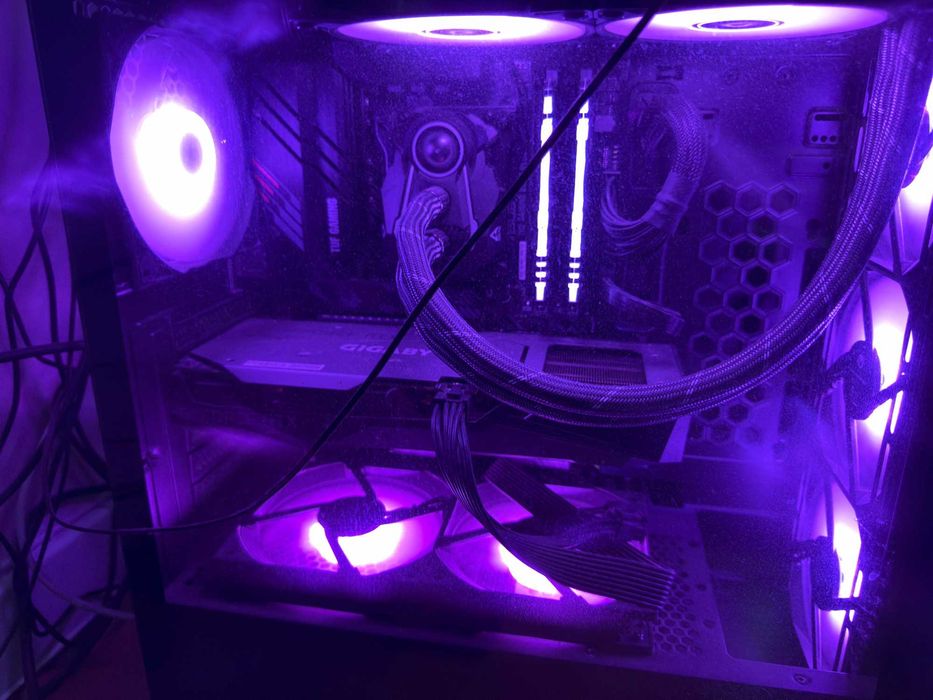 pc komputer gamingowy rtx 3060 ti  ryzen 7 5800x 32gb ram  dysk m2 2tb