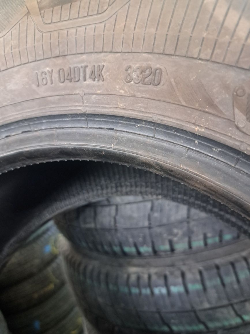 215/65 R15C Continental