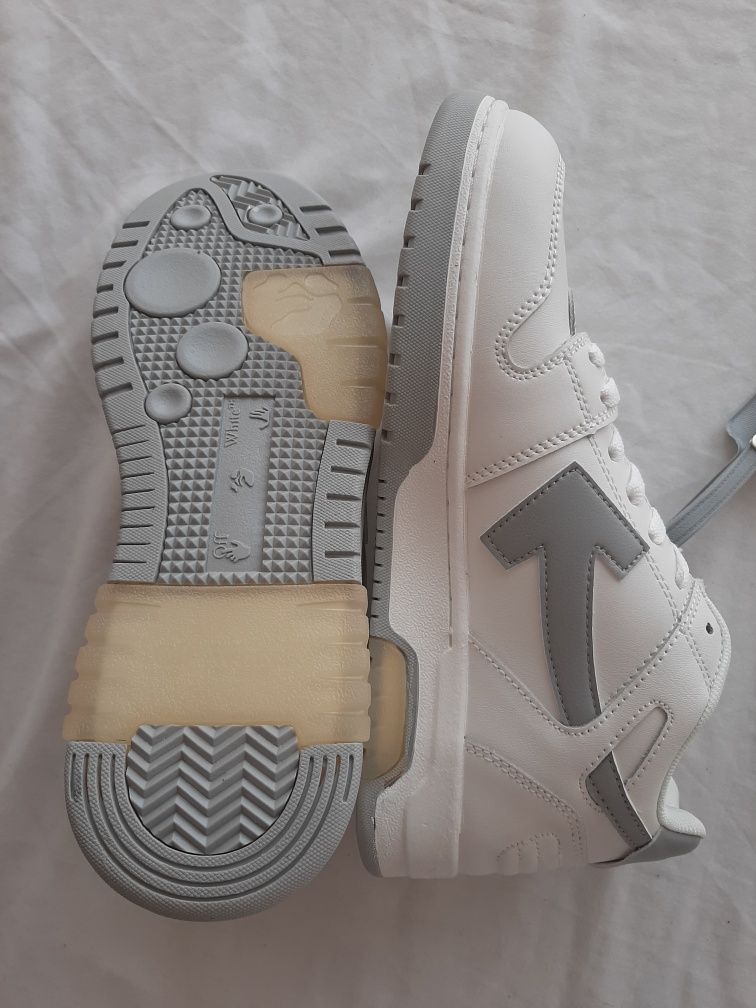 Ténis Off White cinza