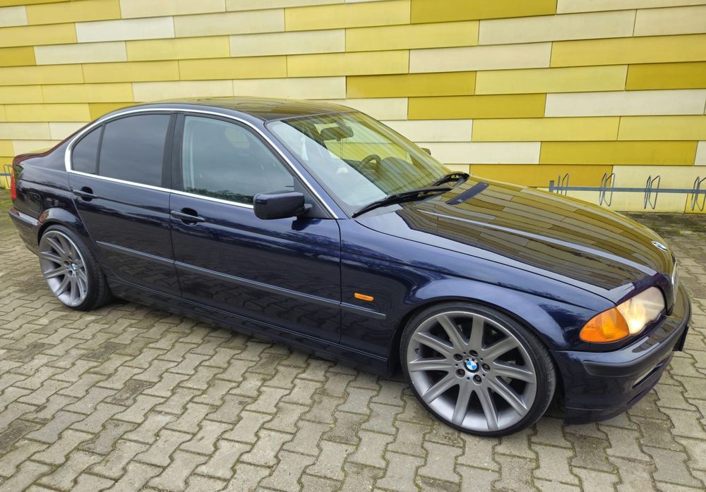 BMW Seria 3 BMW E46 Sedan 330i
