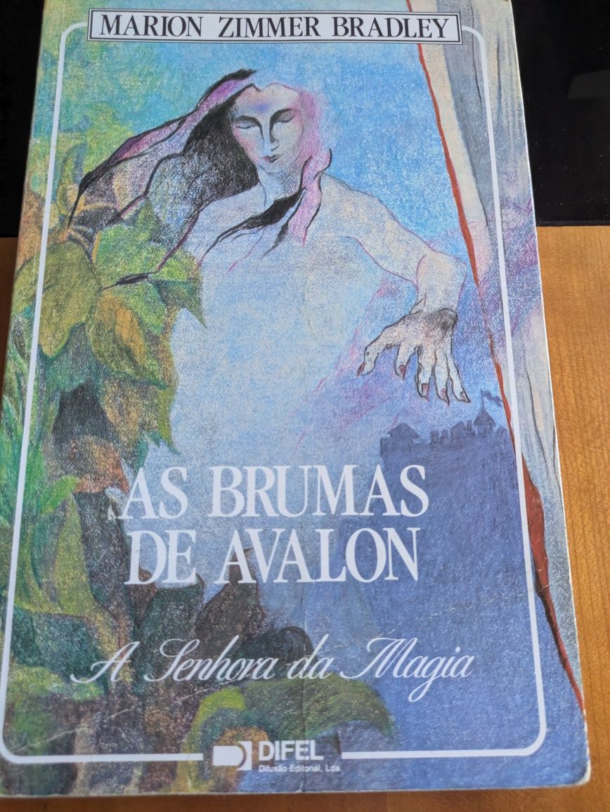 Livros de Marion Zimmer Bradley