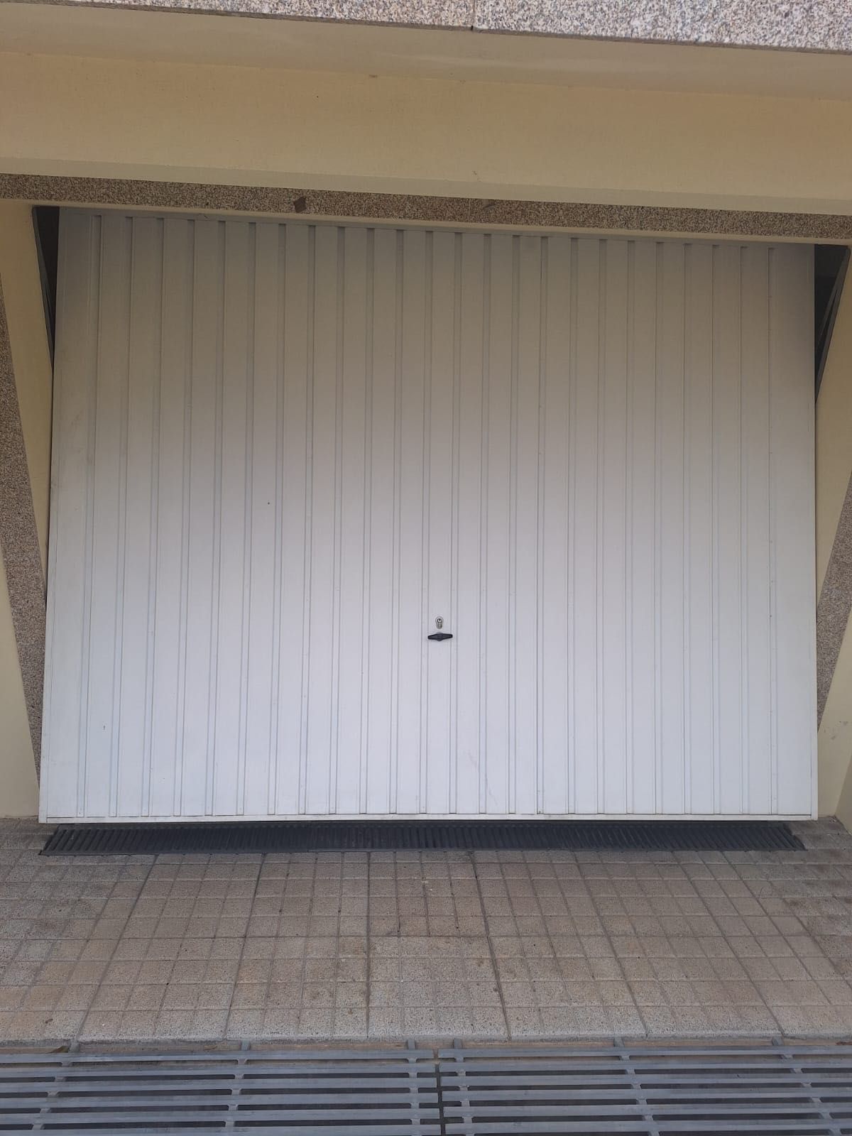 Portão de alumínio para garagem