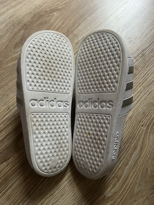 Жіночі оригінальні тапочки Adidas 37-38 розмір