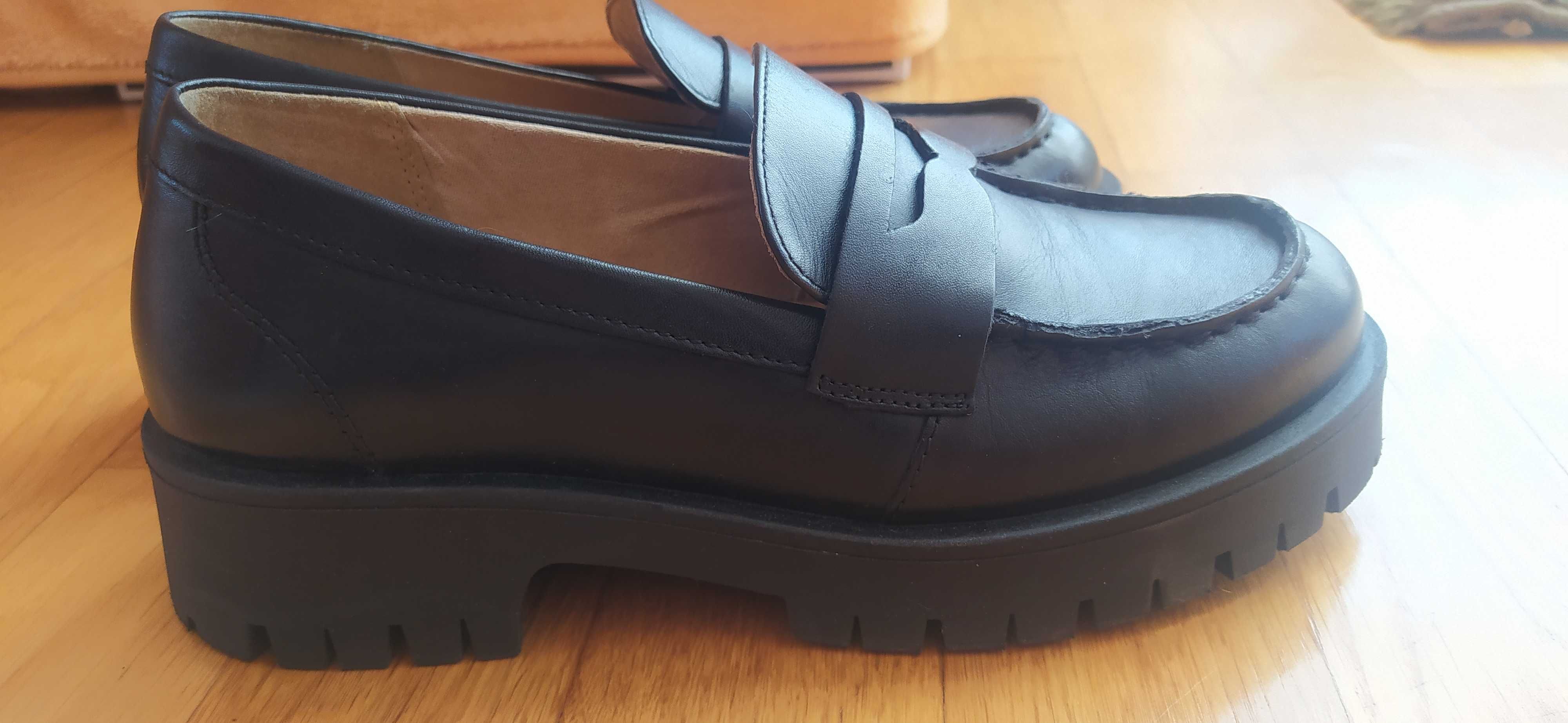 Mokasyny damskie czarne skórzane r. 37  Lasocki