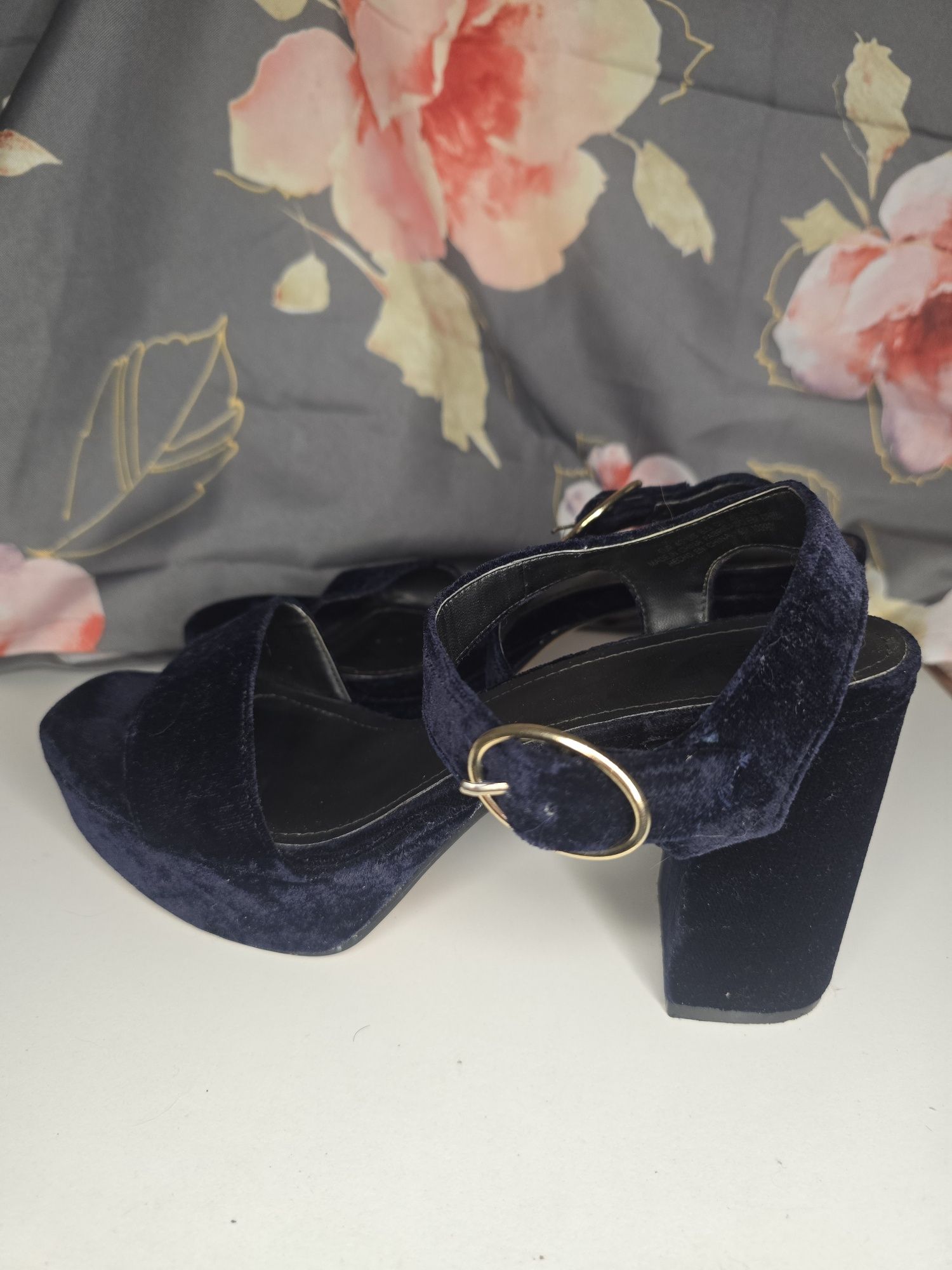 Buty na obcasie H&M