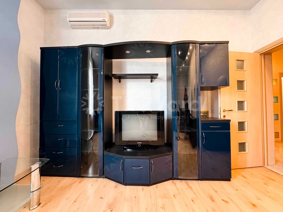 Продаж 1-к квартири 53 кв.м Підвисоцького 6-В, метро Звіринецька