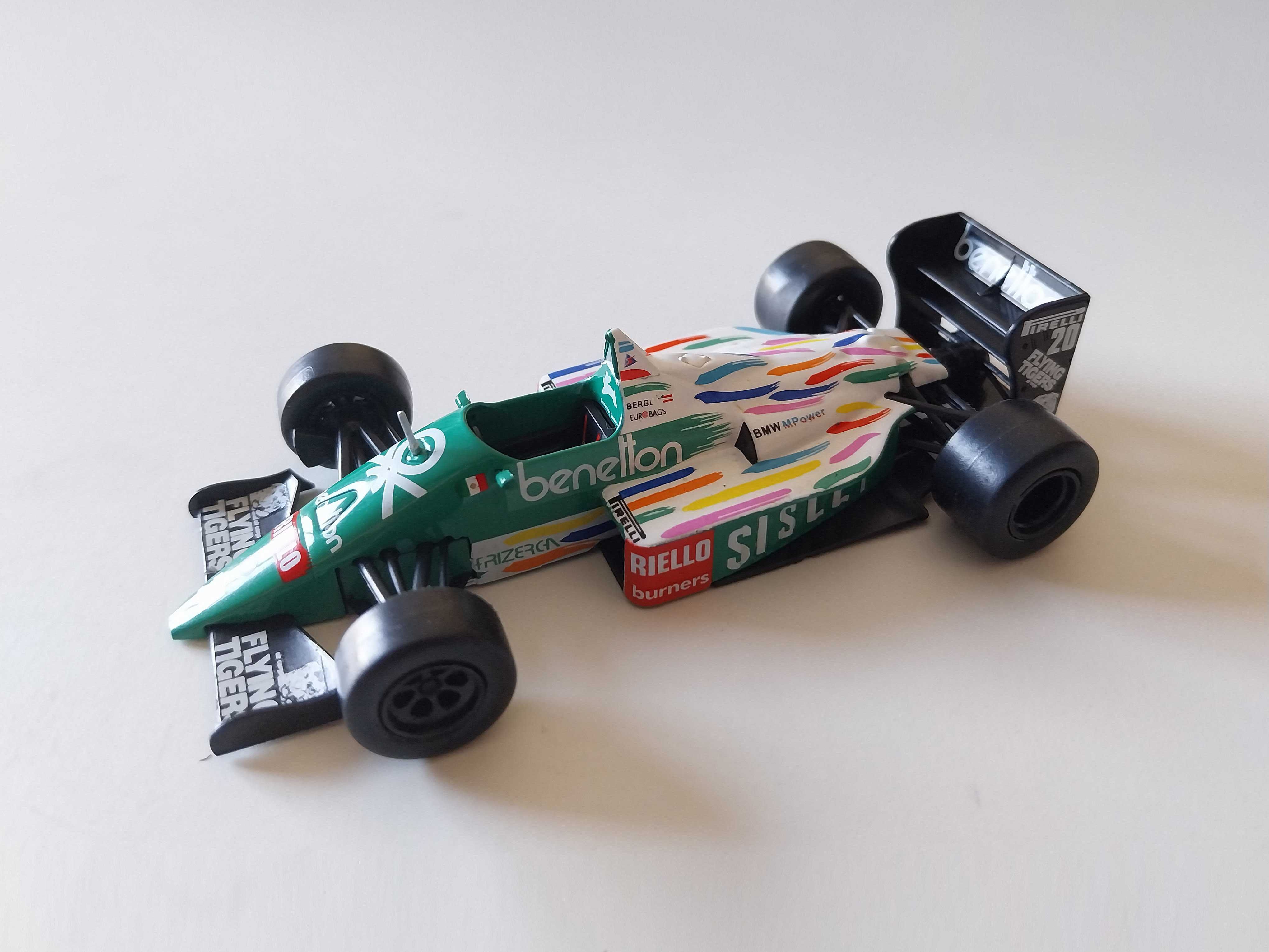 miniatura 1/43 BENETTON B186 Gerhard Berger (1986) | edição Altaya