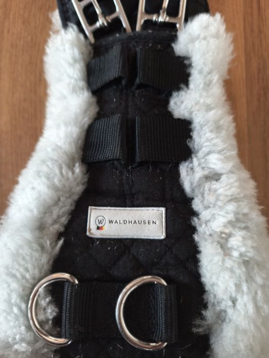 Popreg ujeżdżeniowy 50 cm futro naturalne