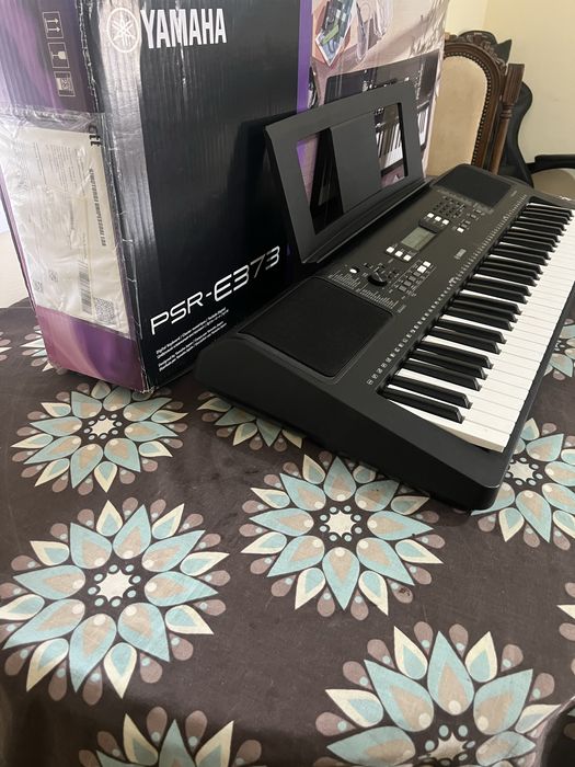 Yamaha PSR-E373 excelente estado  – € 190