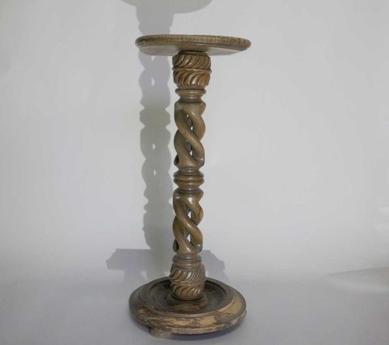 stary kwietnik drewniany rzeźbiony