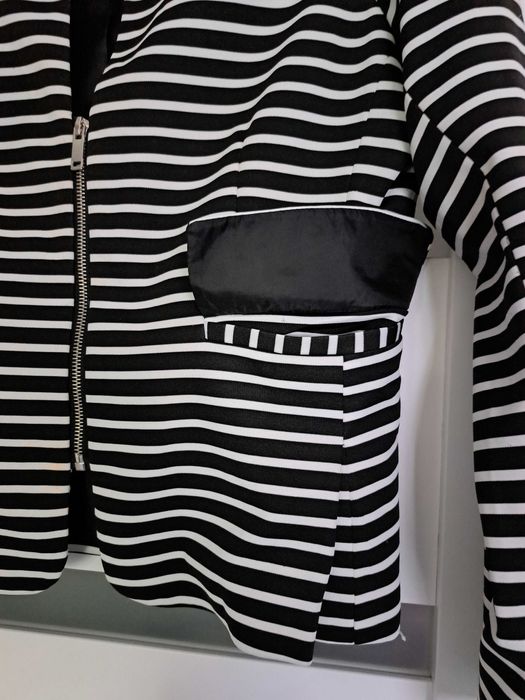 Krótka damska marynarka, żakiet, w czarno białe pasy ,rozm. XL