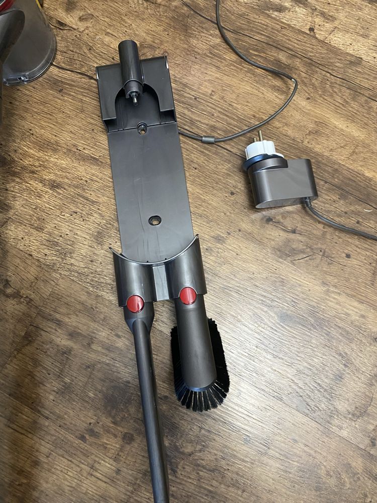 Пылесос аккумуляторный Dyson V7 motorhead plus