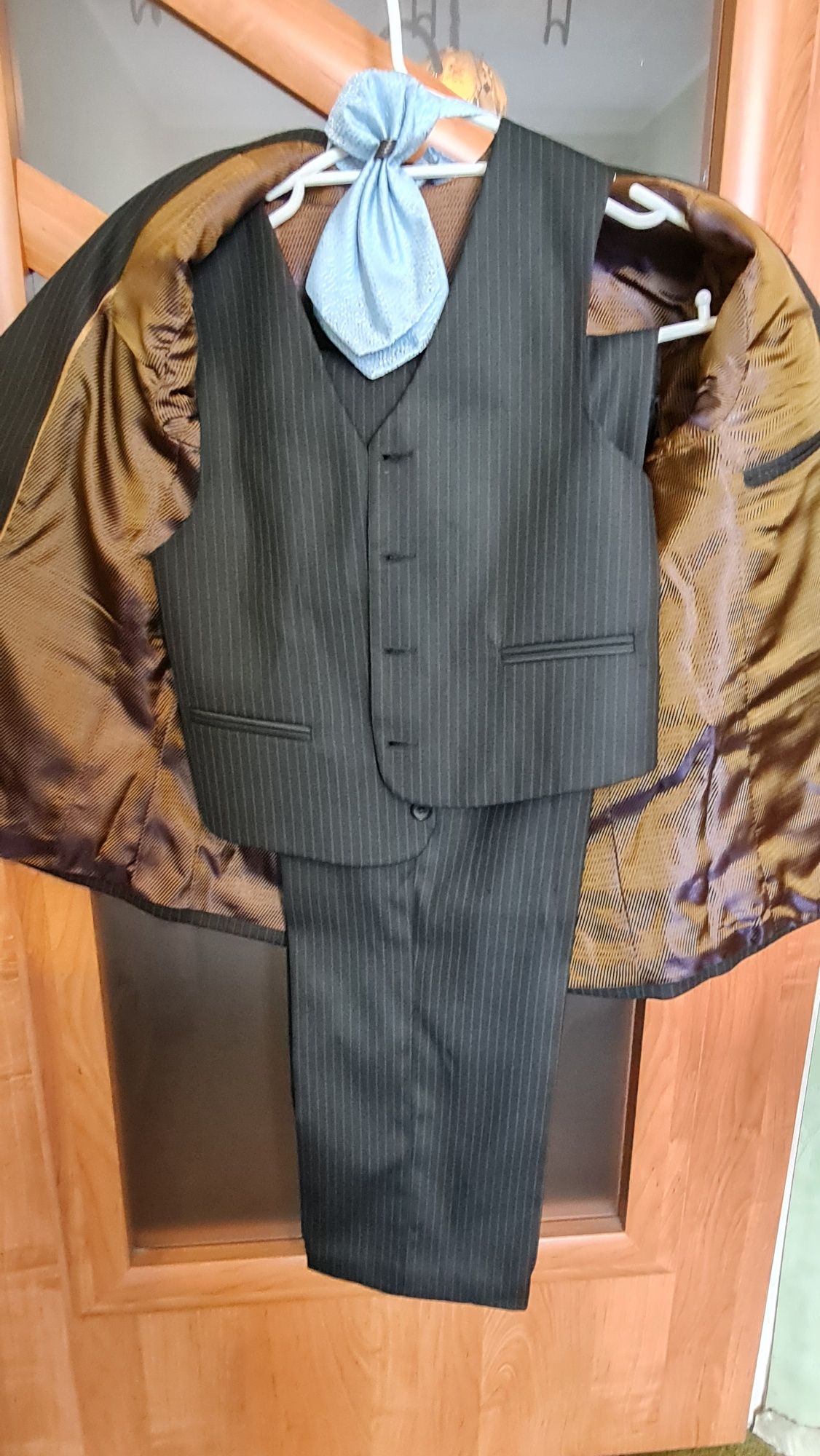 Garnitur komunijny 140 cm wzrostu, stan bardzo dobry, dodatki