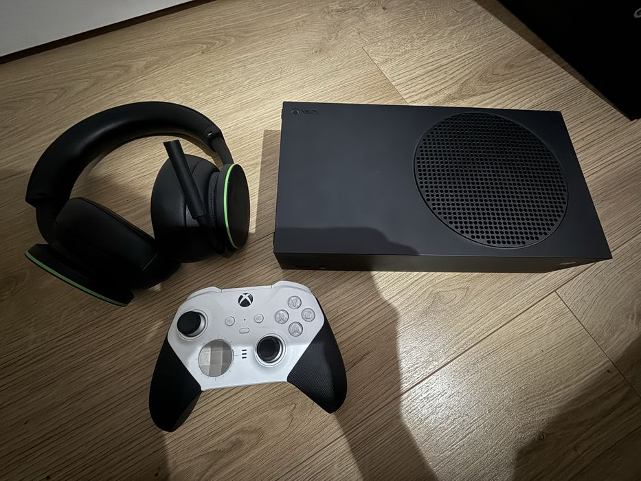 Xbox series s 1TB + pad