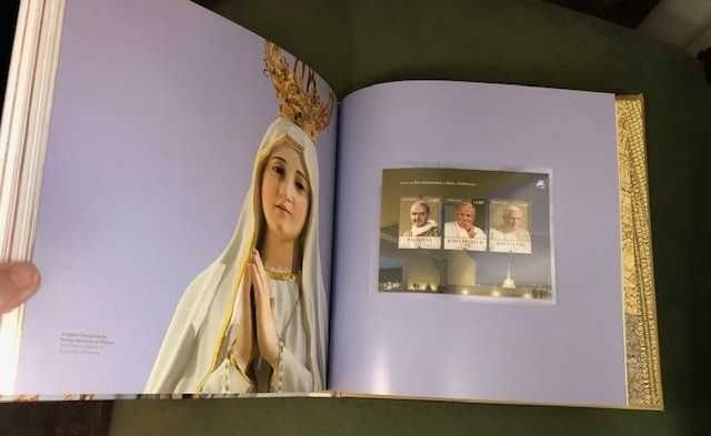 Livro 100 anos de Fátima de Paulo Mendes Pinto, edição CTT filatelia