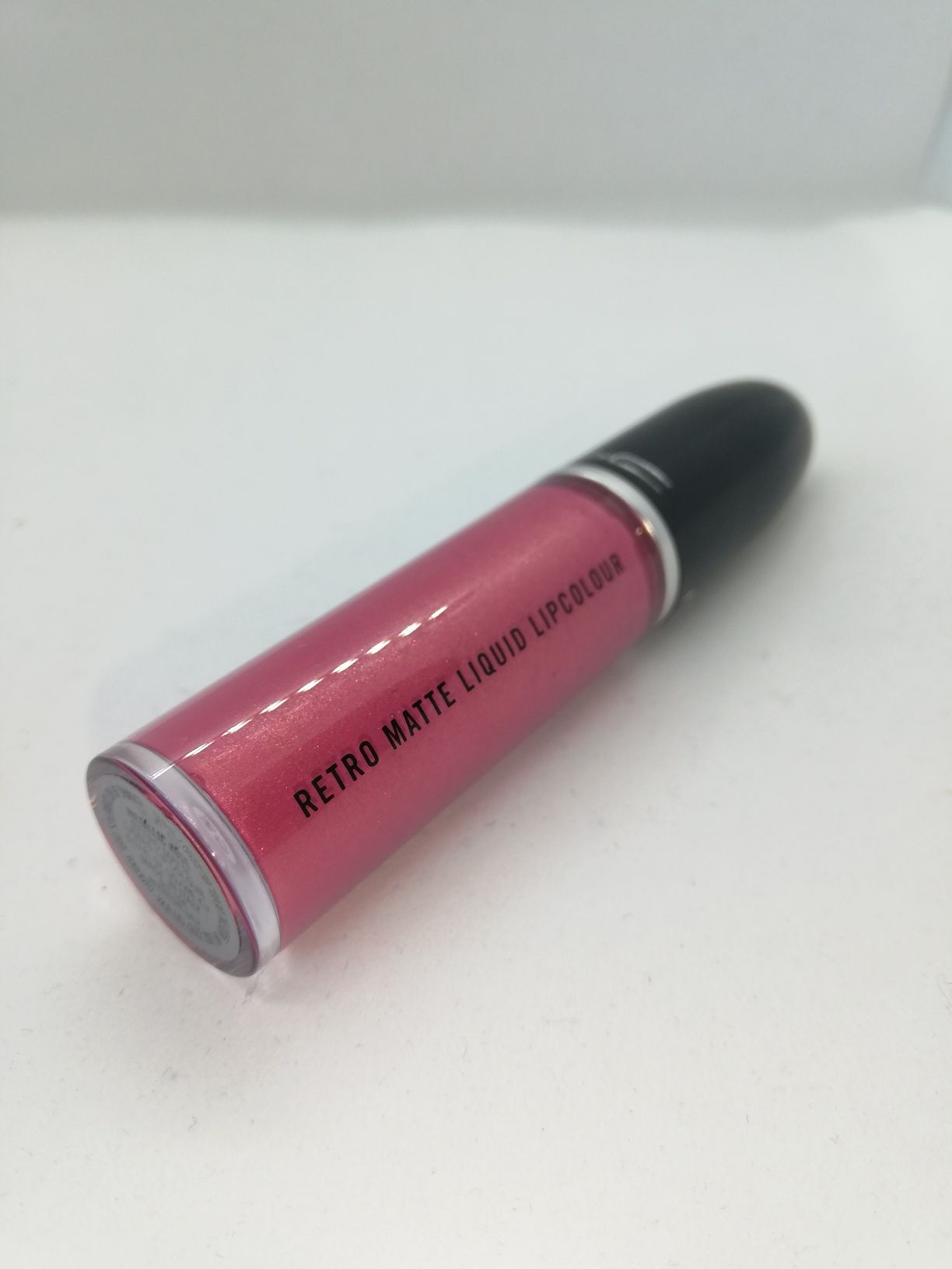 Pomadka zastygająca MAC w odcieniu Metallic Rose