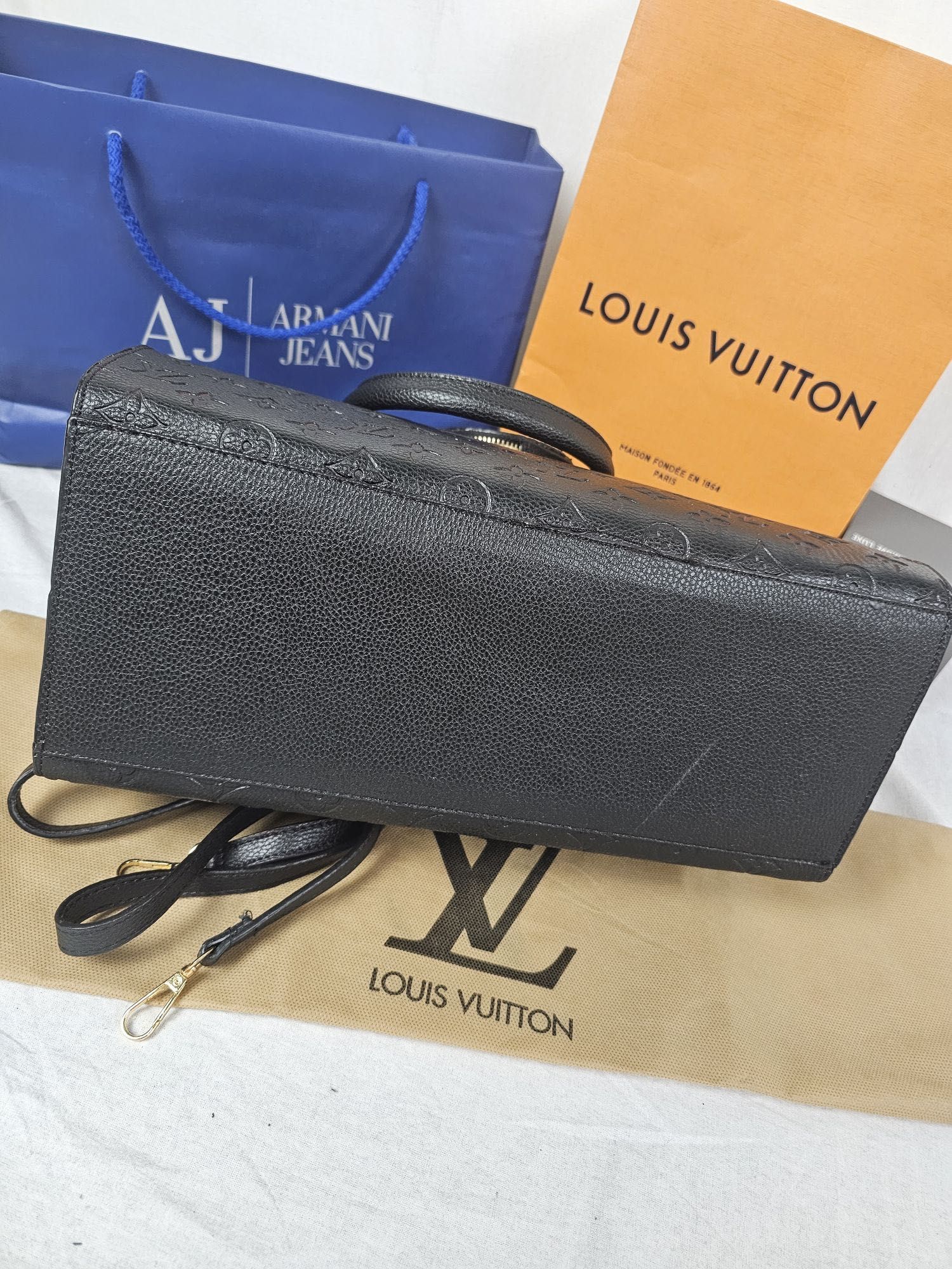 Torebka Louis Vuitton torebki kuferek czarna monogram LV