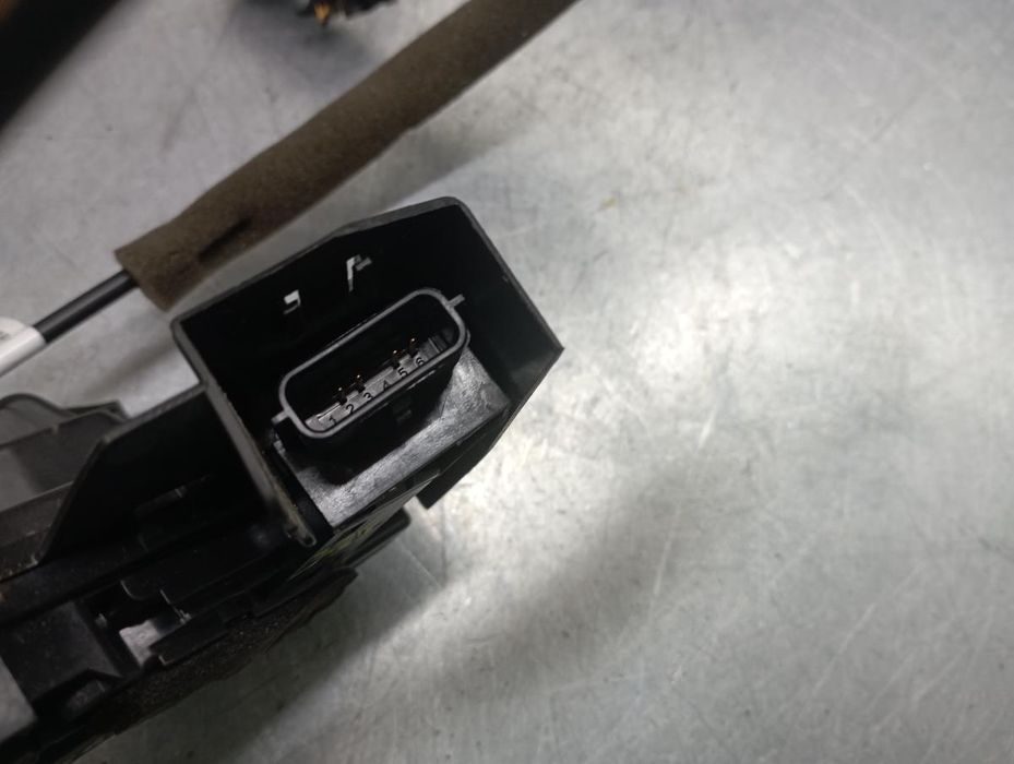 Fechadura / fecho porta trás direito RENAULT Megane IV (B9A/M_)