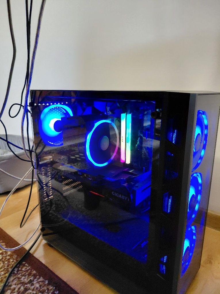 Komputer Ryzen 5 5600 Radeon rx6600 16gb RAM