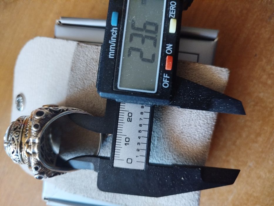 Перстень мужскій огромний