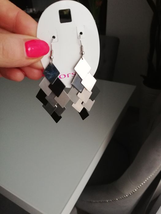 Kolczyki srebrno czarne zwisające ORSAY