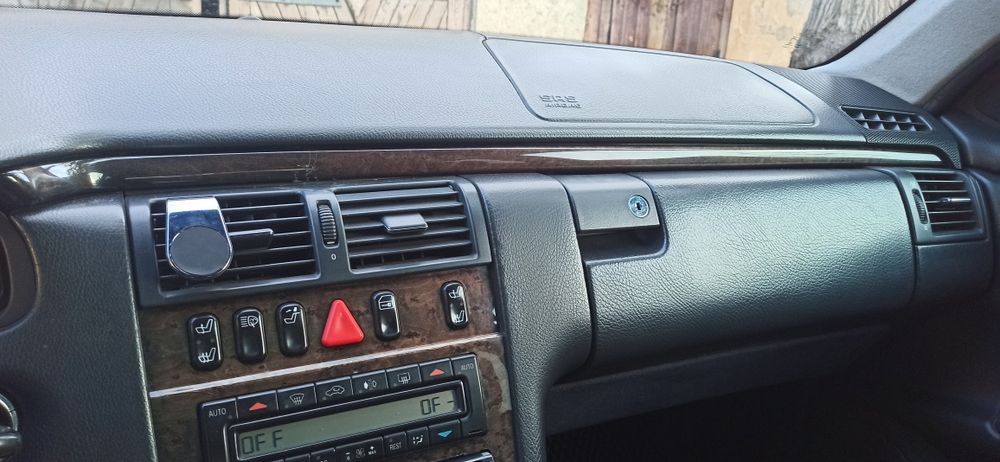 Мерседес-benz w210 4-matic 2000р