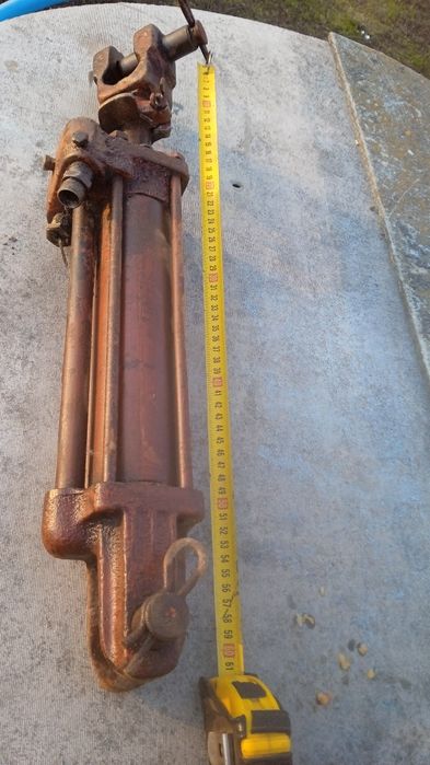 Продам гідроціліндр