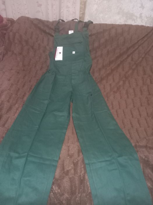 Спецодежда.куртка+ камбинезон 54 разм