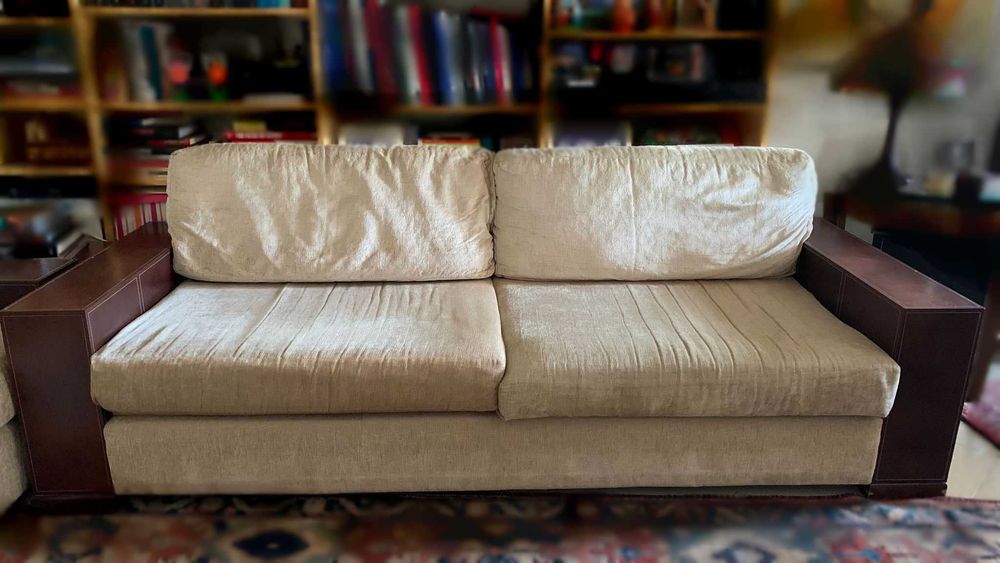 Conjunto Sofas (2 e 3 lugares) tecido e couro bom estado (com oferta)