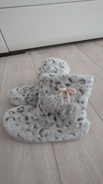 Дитячі теплі капці - чобітки для дівчинки
