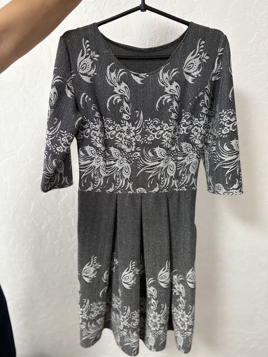 Плаття сіре з люрексною ниткою