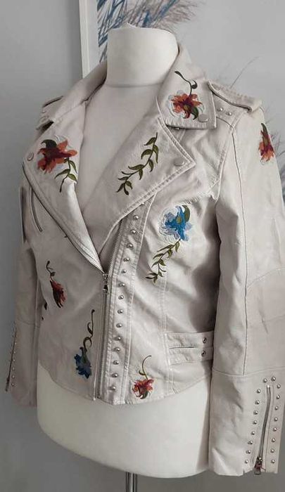 Nowa elegancka beżowa ramoneska eko skóra  haftowane kwiaty dżety 44