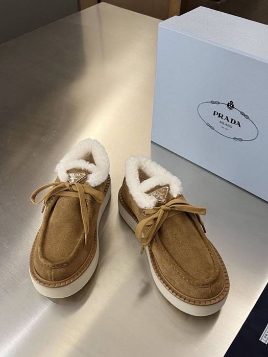 Prada ботинки лофери сапоги сапожки боти лофери з хутром зимние угги