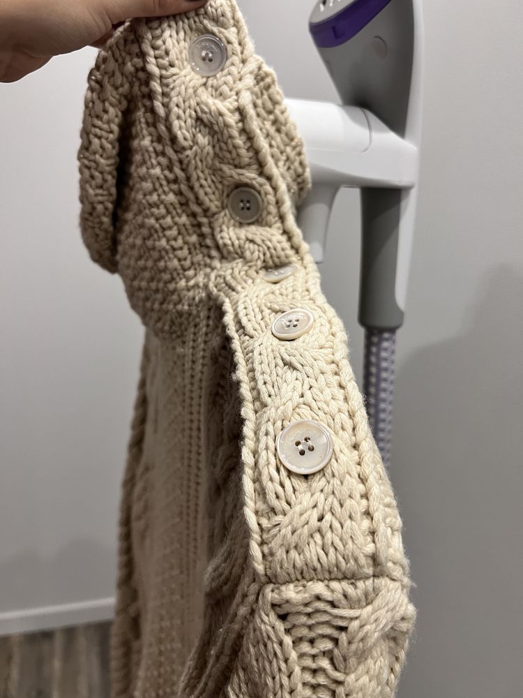 Продам мужской свитер Salvatore Ferragamo,размер М,оригинал,новый
