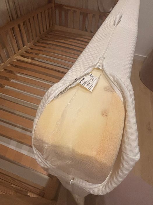 Łóżko DOMEK z 2 szufladami i baldachimem.