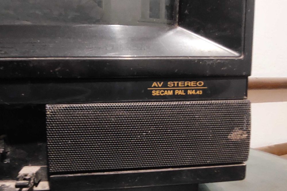 Телевизор SHARP модель SV-2142SCN