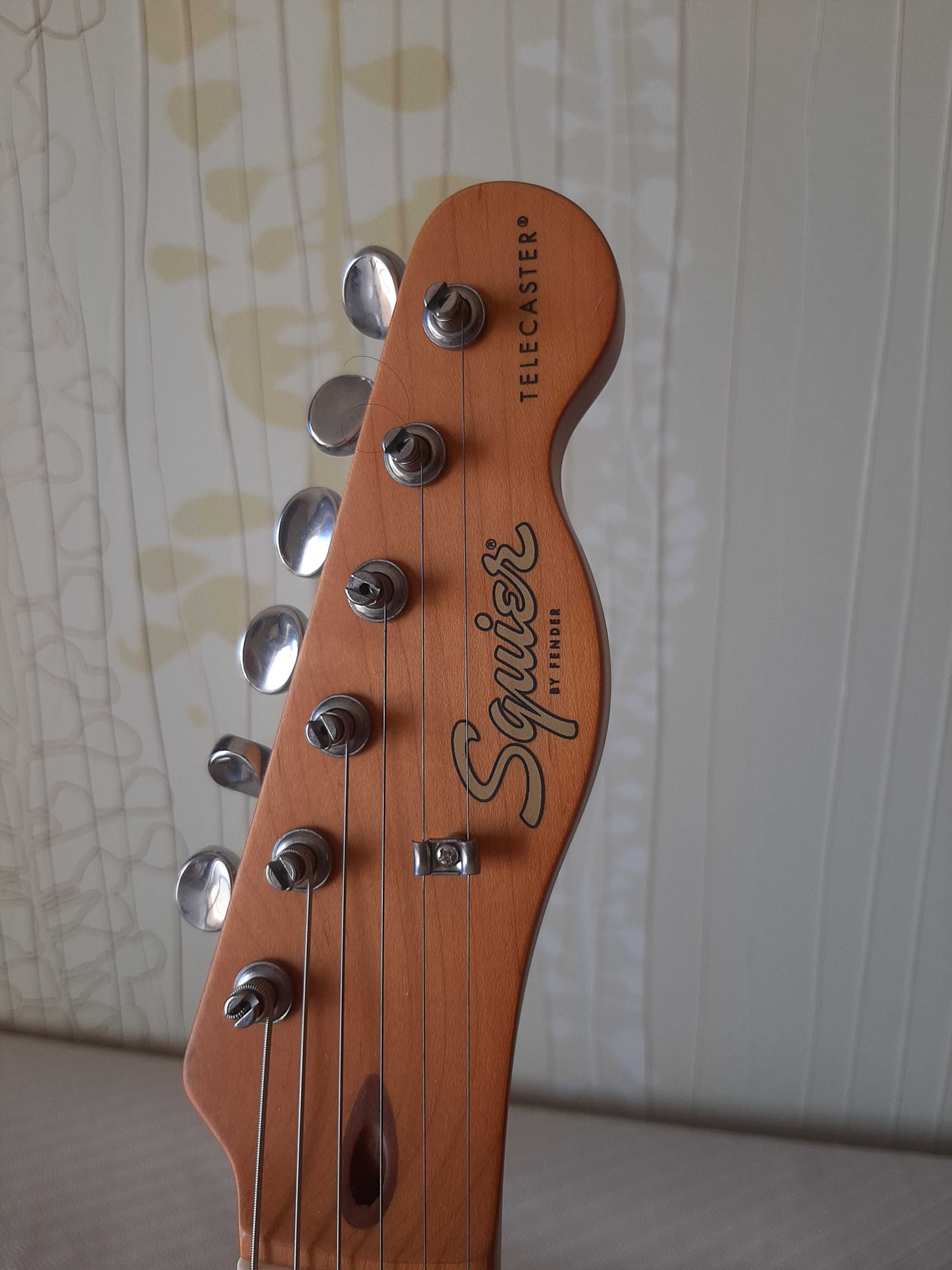 Guitarra Fender versão comemorativa dos 40 anos com amplificador