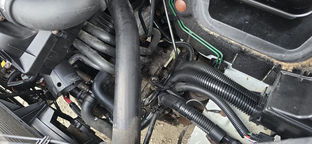 Silnik 2.5 dCi G9U750 z skrzynia biegów manualna