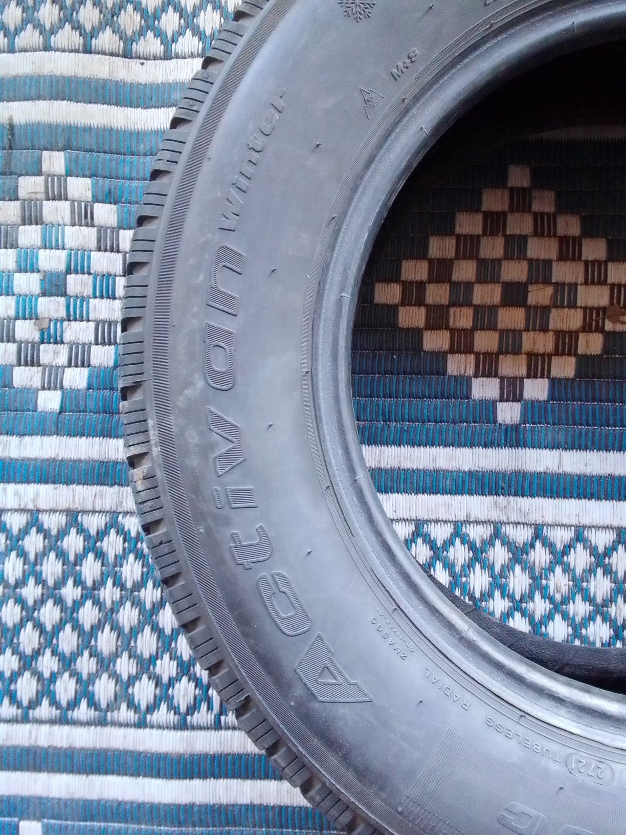 Opona zimowa 225/65r16C BFGOODRICH 2021r 7mm